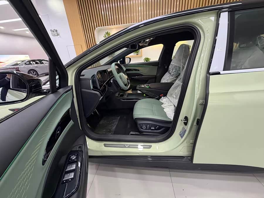 HongQi EH7 2025 car image #16