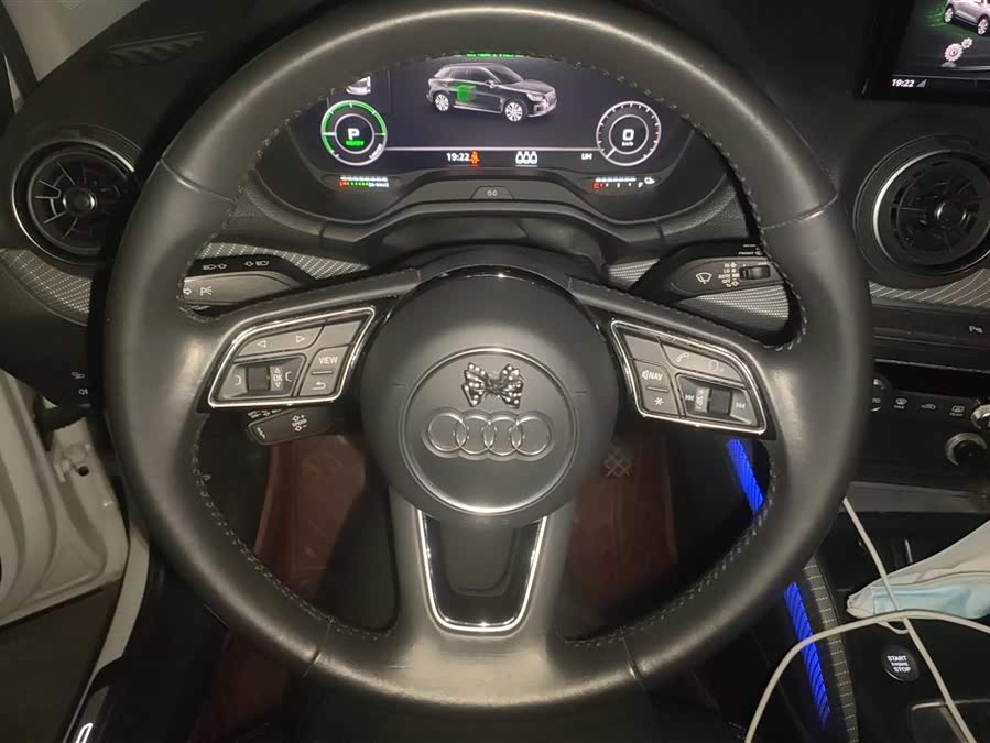 Audi Q2L e-tron 2020 #16 Audi Q2L e-tron 2020 car image #16