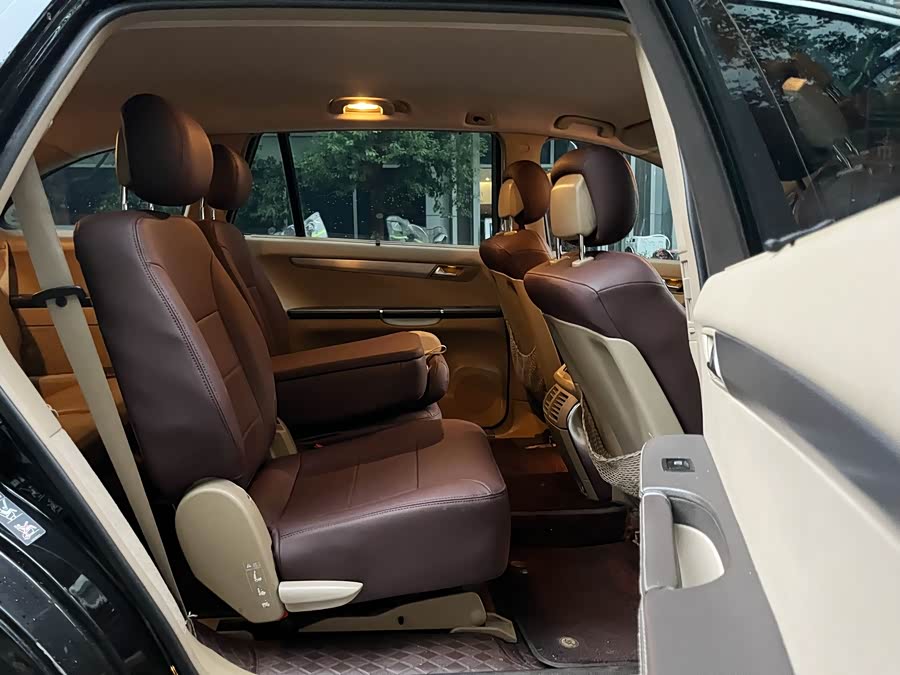 Mercedes-Benz R Class 2013 car image #16