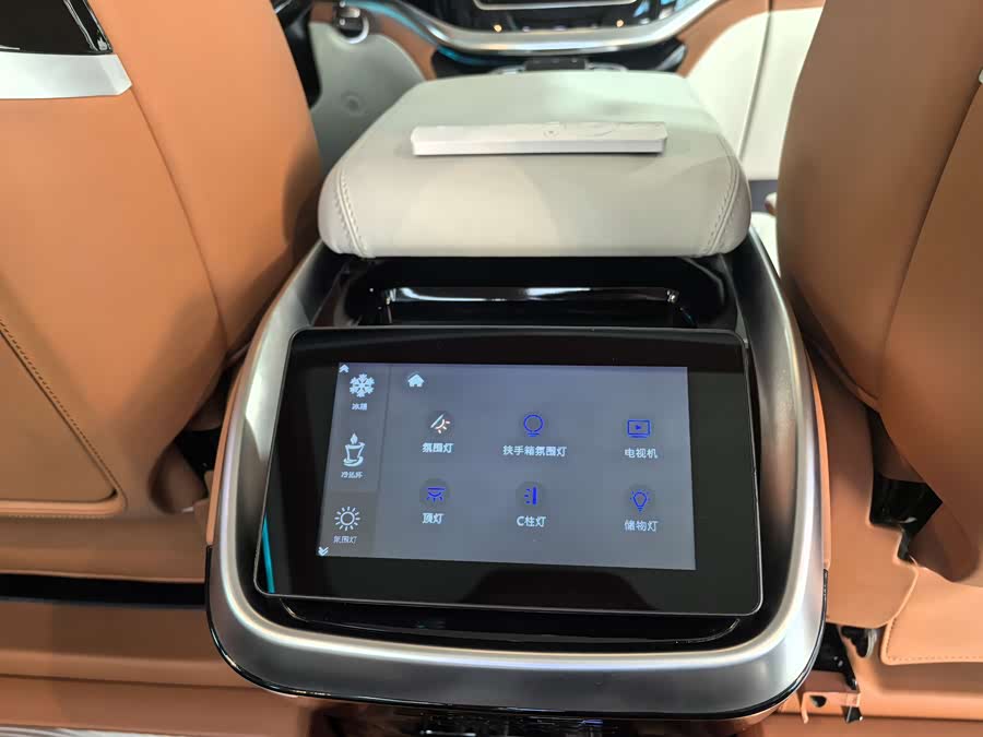 Mercedes-Benz V Class 2023 car image #16