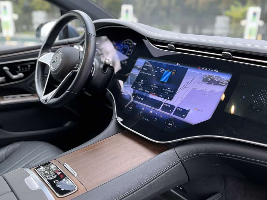 Mercedes-Benz EQS Class 2022 car image #16