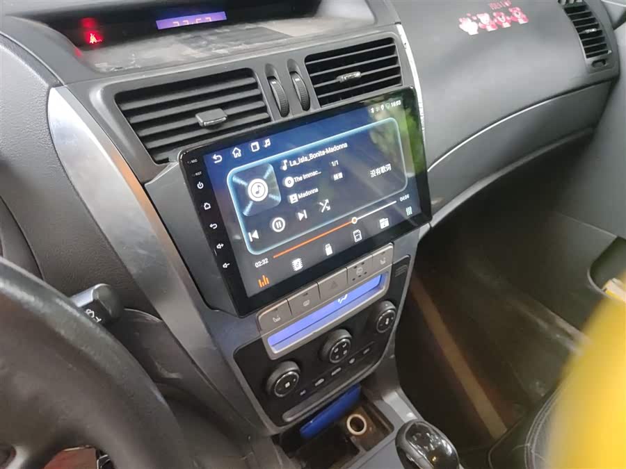 GEELY GX7 2013 car image #16