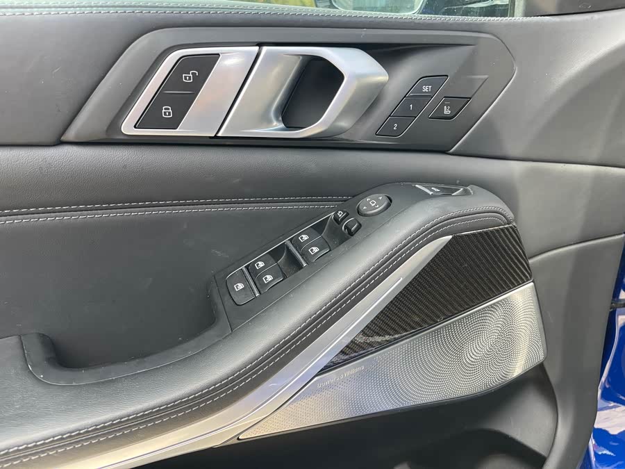 BMW X5 M 2021 immagine di auto #16