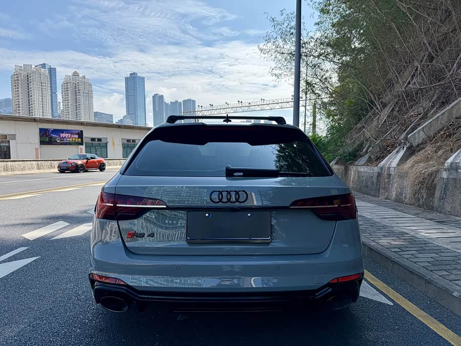 Audi RS 4 2022 immagine di auto #16