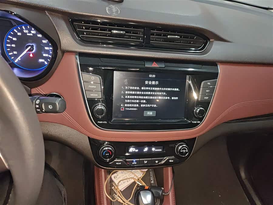 Changan Linmax 2018 car image #16