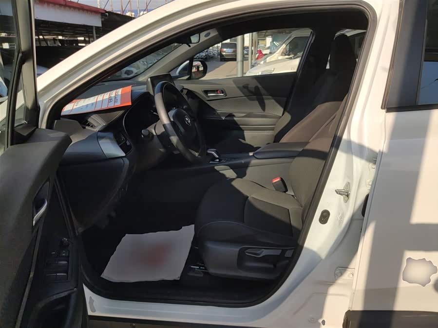 Toyota C-HR EV 2021 immagine di auto #16