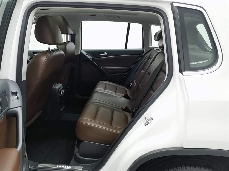 Volkswagen Tiguan 2015 car image #16