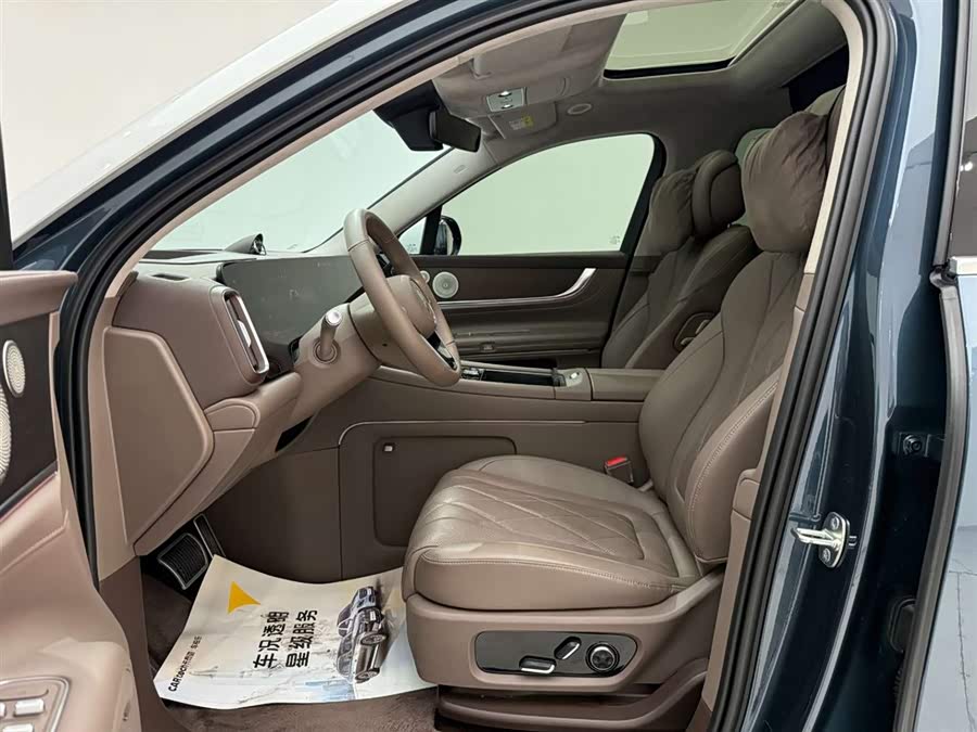 2024 car image #16