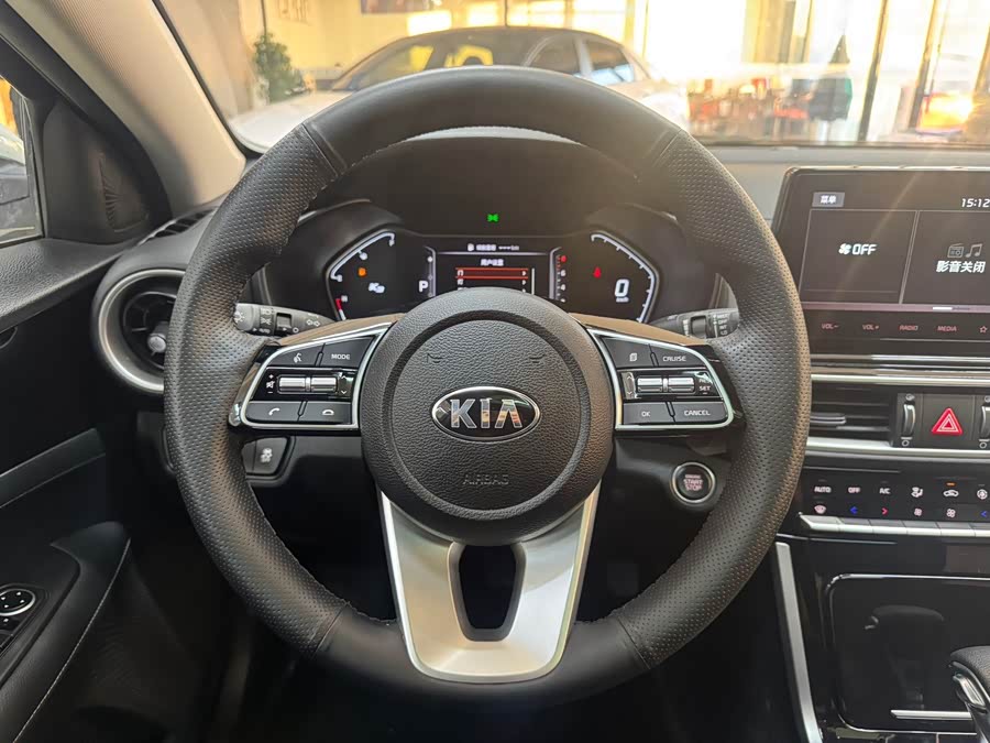 Kia K3 2021 car image #16