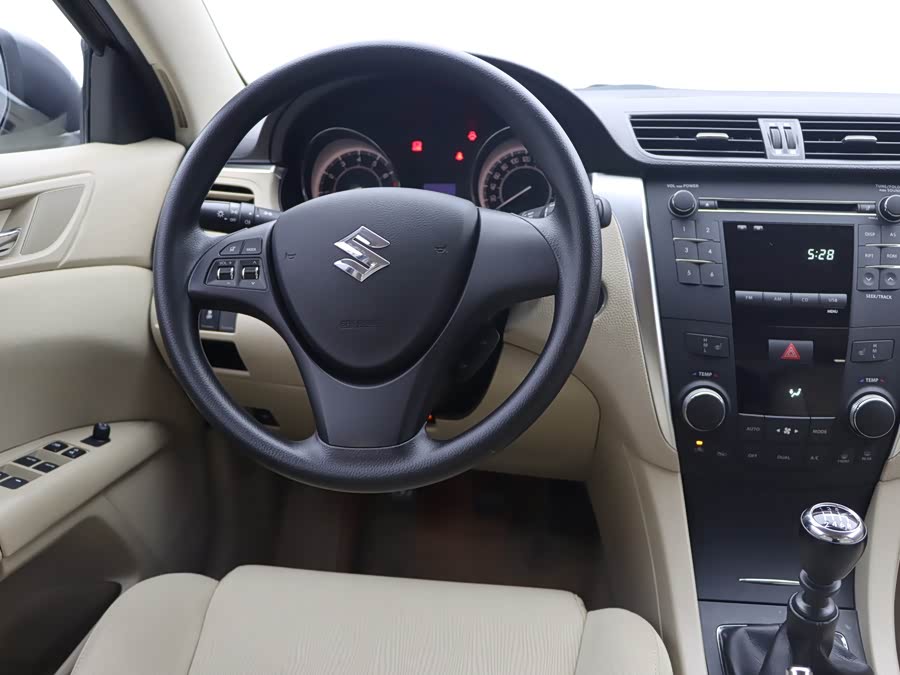 Suzuki 2013 car image #16