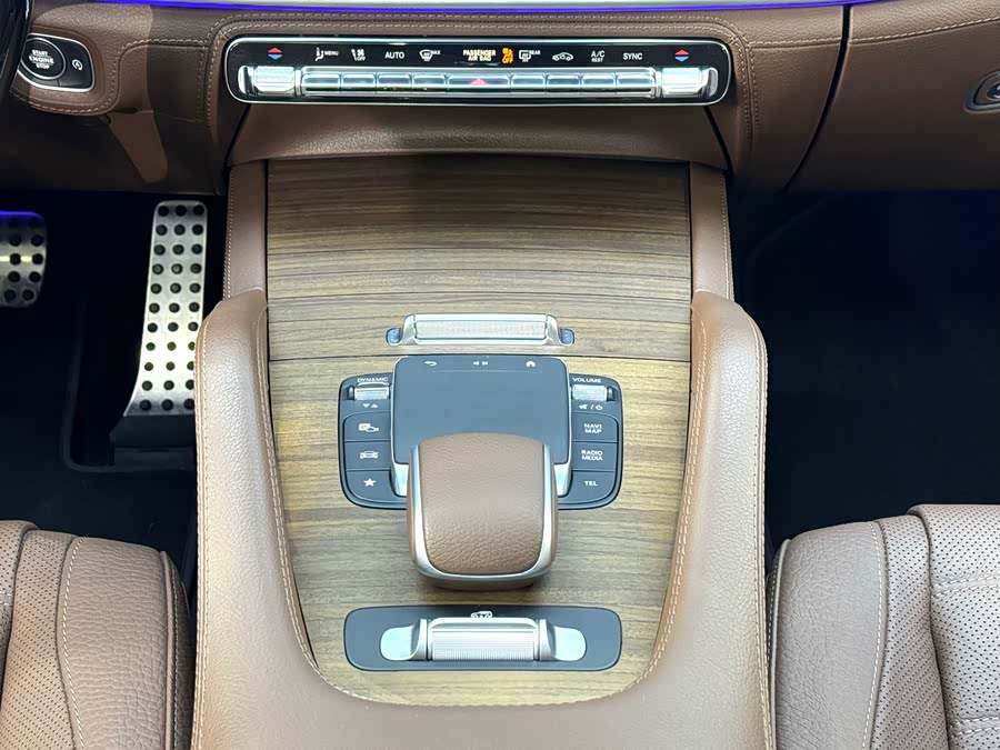 Mercedes-Benz GLS Class 2023 car image #16