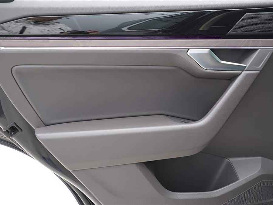 Volkswagen Touareg 2021 car image #16