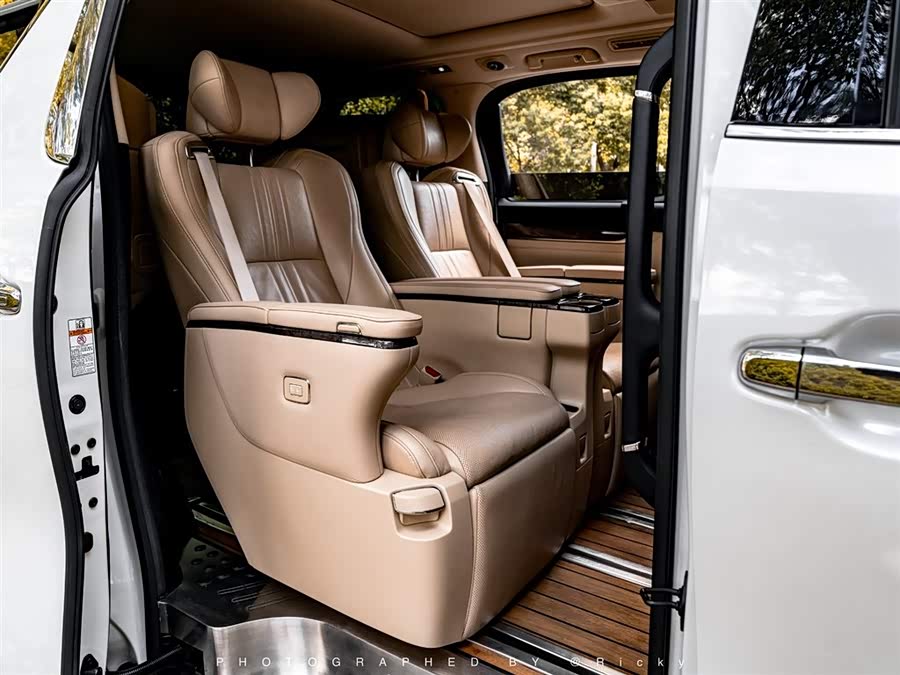 丰田 埃尔法 2020 汽车图片 #16