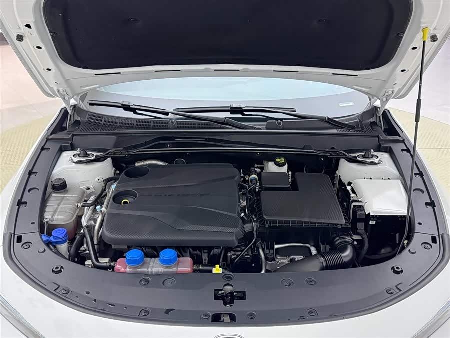 Changan UNI-V iDD 2024 car image #16