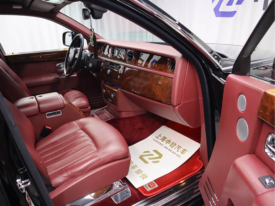 劳斯莱斯 古思特 2021 汽车图片 #16