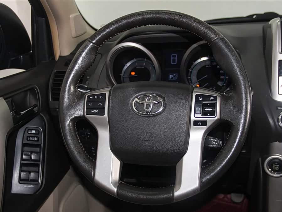 Toyota Land Cruiser Prado 2018 car image #16