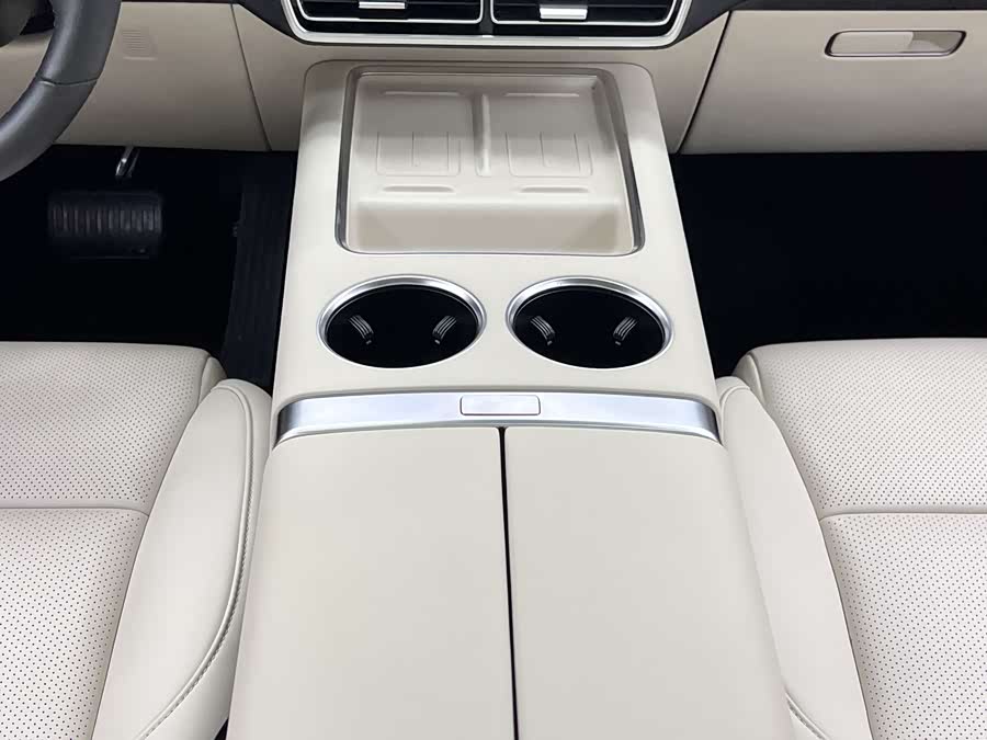 Li L8 2024 изображение автомобиля #16