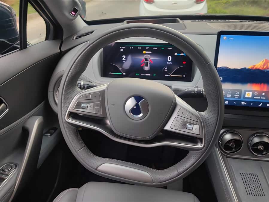 Denza N8 2023 صورة سيارة #16