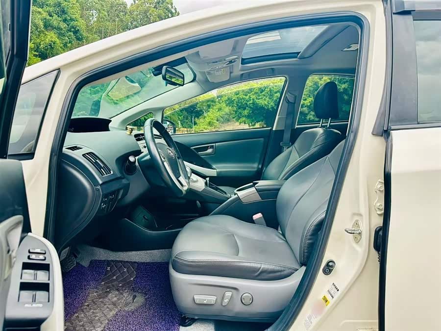 Toyota Prius 2013 #16 Toyota Prius 2013 car image #16