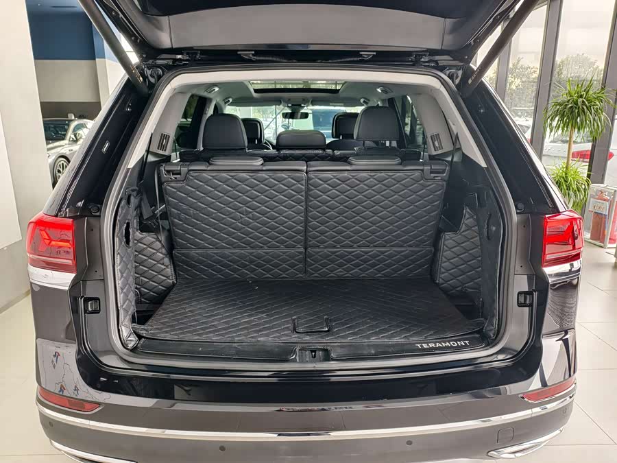 Volkswagen Teramont 2024 car image #16