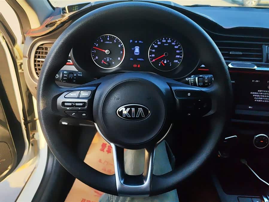 Kia Rio Cross 2019 car image #16