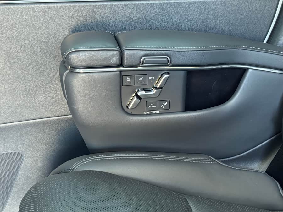 丰田 威尔法 2023 汽车图片 #16