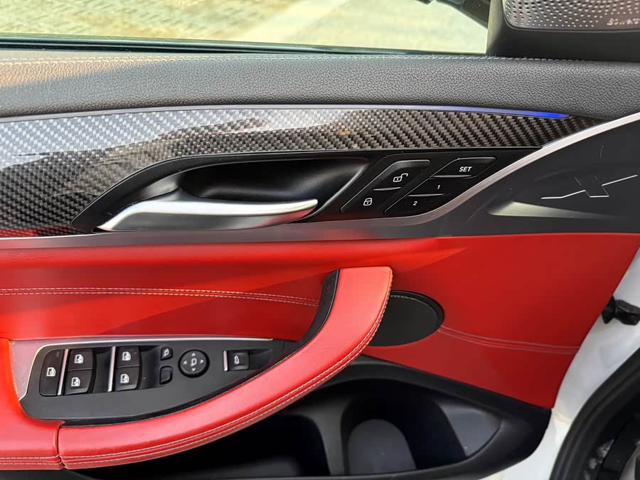 BMW X4 M 2020 car image #16