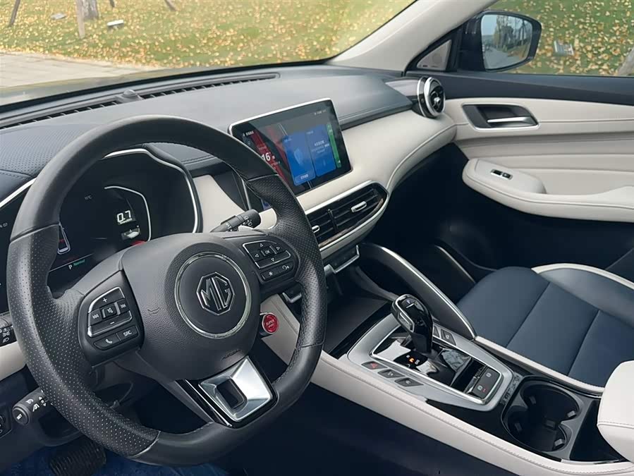 MG Pilot 2023 car image #16