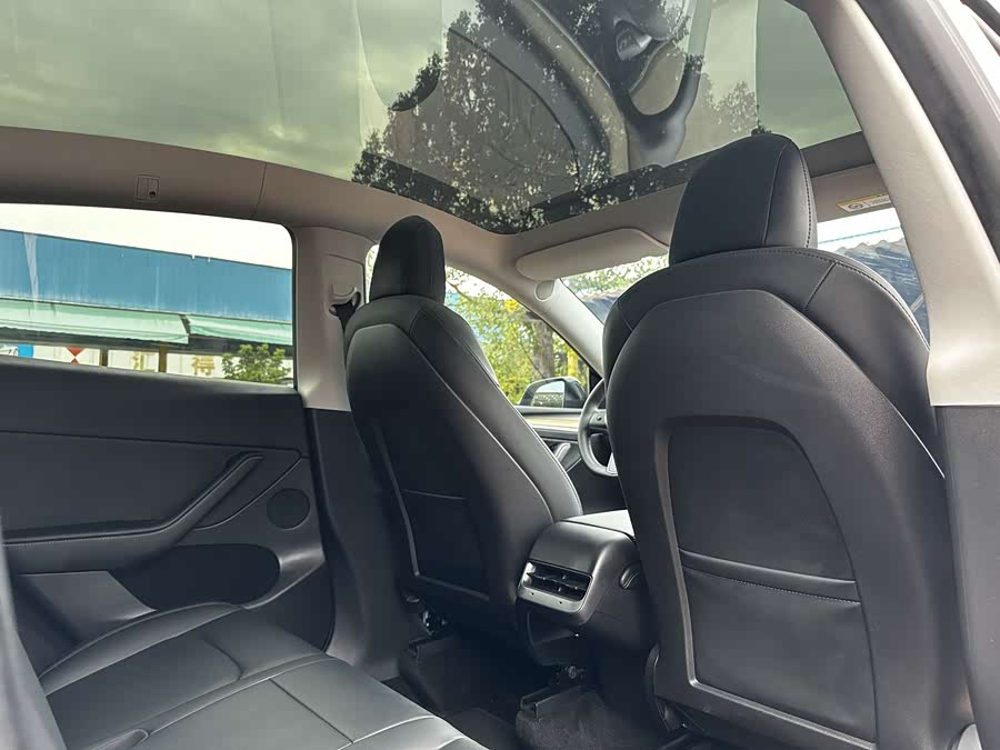 Tesla Model Y 2022 #16 Tesla Model Y 2022 car image #16
