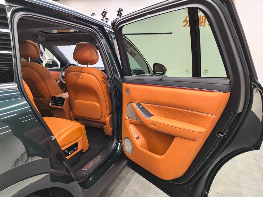 2025 car image #16