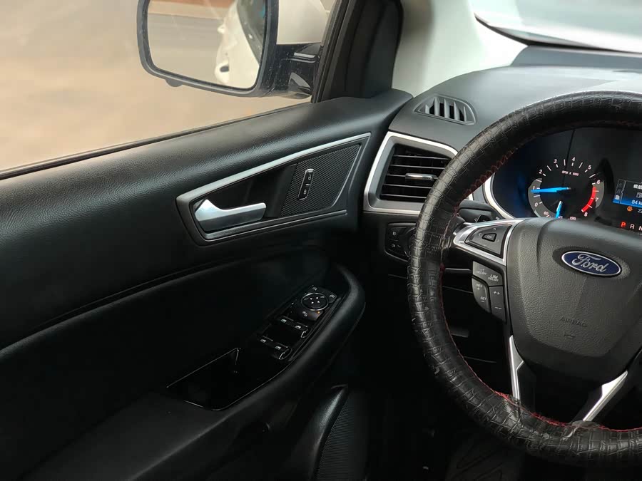 Ford Edge 2018 car image #16