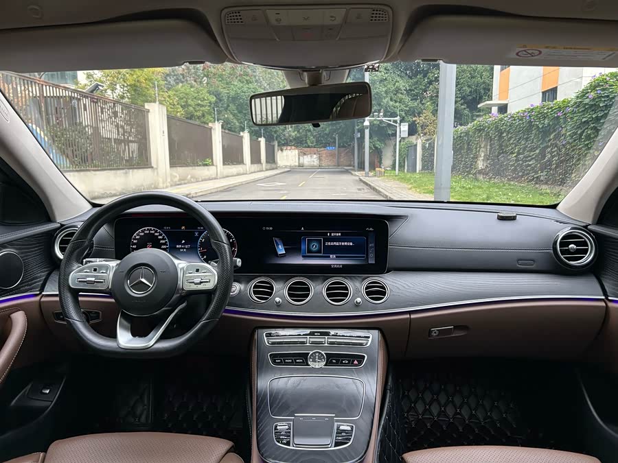Mercedes-Benz E Class 2019 image de voiture #16