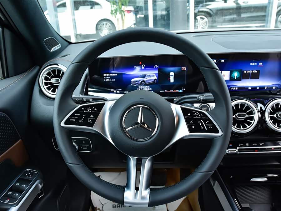 Mercedes-Benz EQB Class 2025 immagine di auto #16