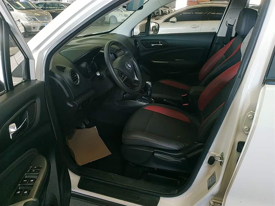 长安 长安CS15 2019 汽车图片 #16