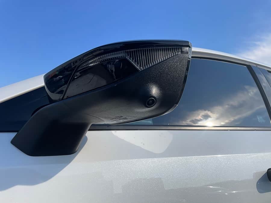 Changan UNI-V iDD 2023 car image #16