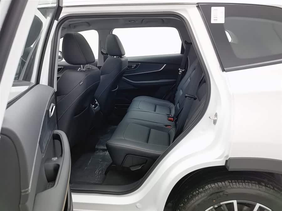 Chery Tiggo 8 2025 صورة سيارة #16