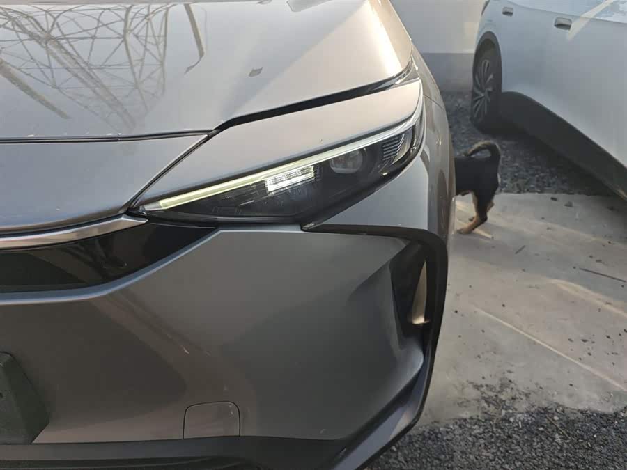 Toyota bZ4X 2024 immagine di auto #16