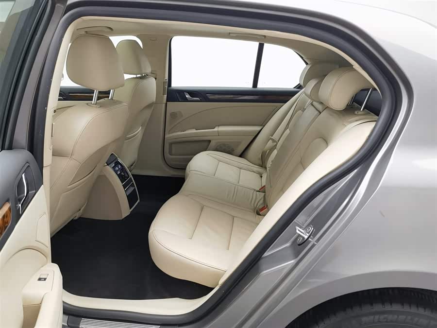 Skoda Superb 2012 immagine di auto #16