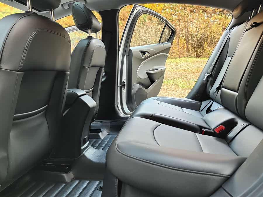 Chevrolet Cruze 2017 immagine di auto #16