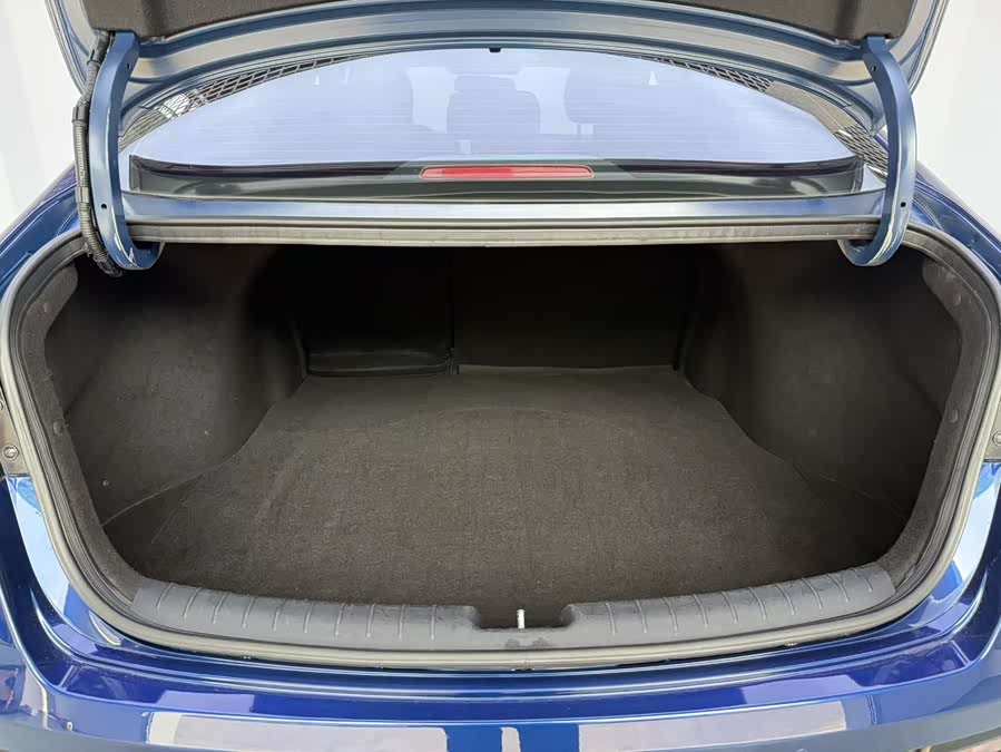 Hyundai Lafesta 2018 car image #16