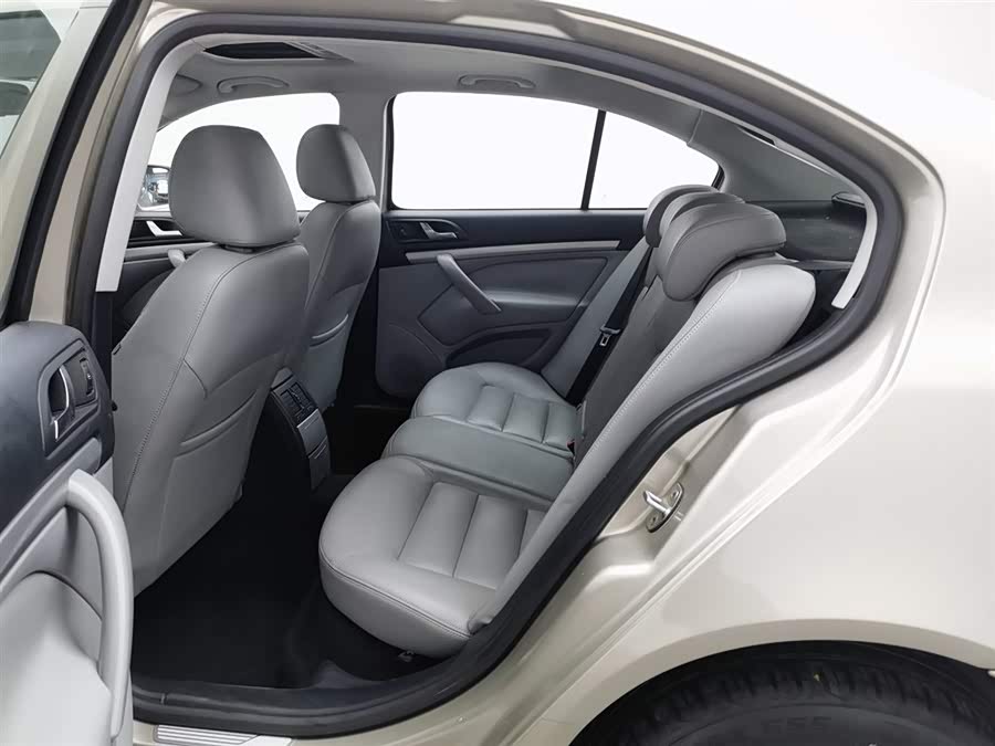 Skoda Octavia 2014 car image #16