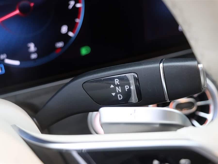 Mercedes-Benz V Class 2020 car image #16