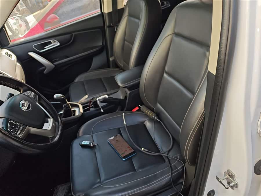 SWM X7 2018 imagen de coche #16