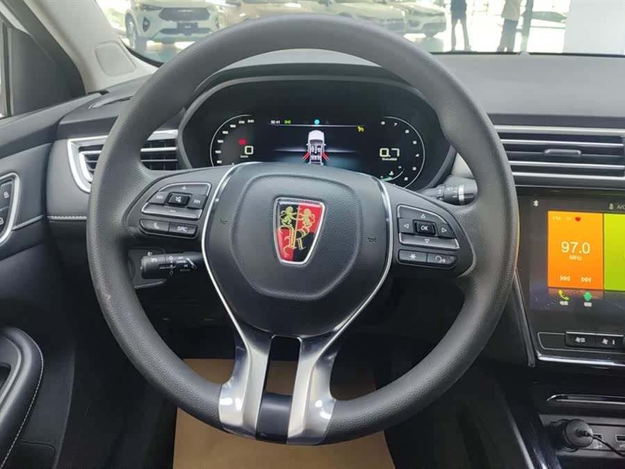 Roewe i5 2021 car image #16