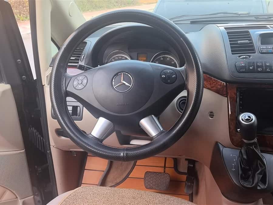 奔驰 唯雅诺 2013 汽车图片 #16