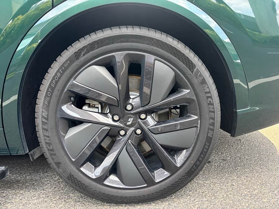 理想汽车 理想MEGA 2025 汽车图片 #16