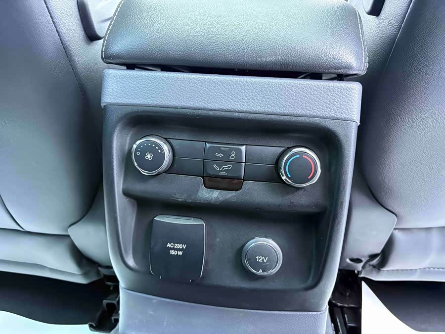 Ford Everest 2017 car image #16