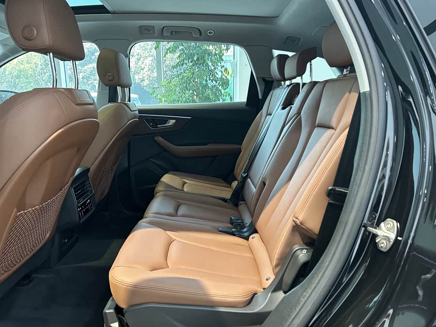 Audi Q7 2023 image de voiture #16