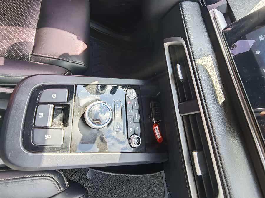 BYD e2 2019 #16 BYD e2 2019 صورة سيارة #16