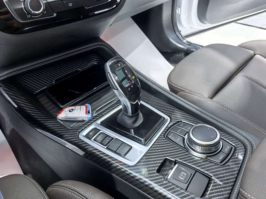 BMW 1 Series 2023 صورة سيارة #16